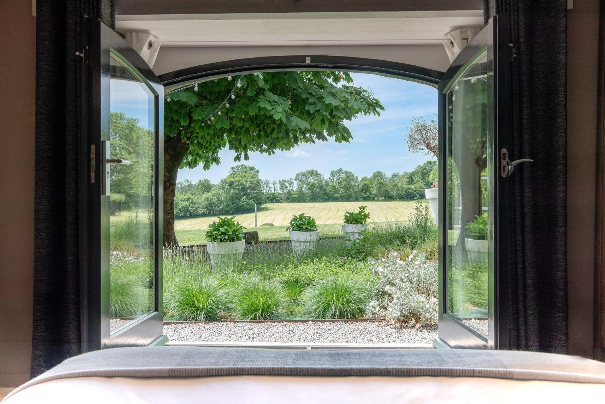Maison De La Bonne Vie Therondels 部屋 写真